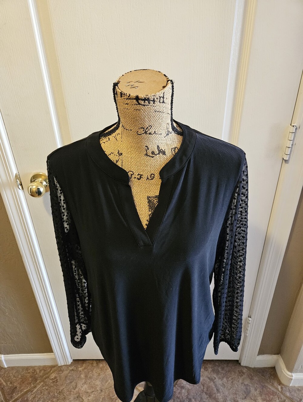 NWT ☆ Kasper Top/Blouse, Size Large Petite, Brand NEW!